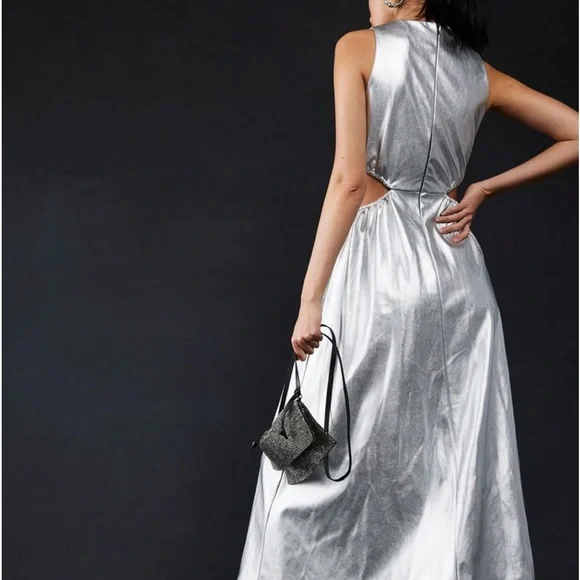 JULES KAE BOLD SHINY SILVER MIDI DRESS W/O-RING FRONT DETAIL AND SIDE CUTOUTS S - Picture 7 of 9